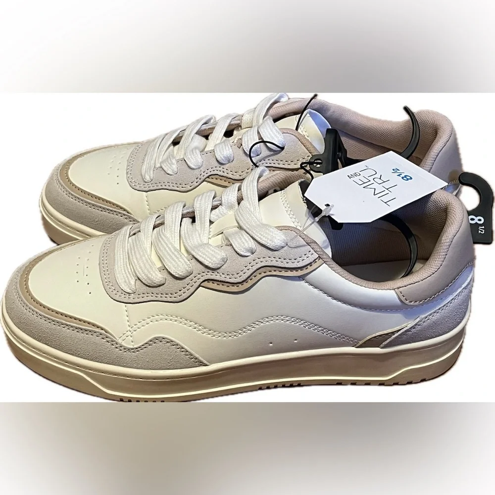 Time and Tru Women's White and Beige Lace-Up Sneakers. Size 8.5 New with Tags